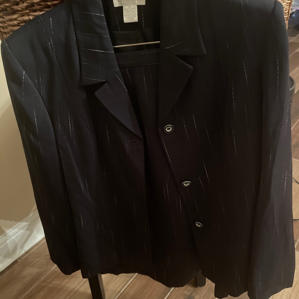 2pc Black ladies suit size 14